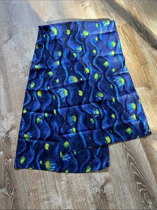 Musee O’Dorsay museum store Accessories - NWOT Musee O’Dorsay Van Gogh “Starry Night” inspired 100% cotton scarf